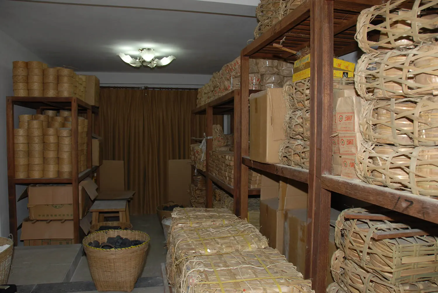 张家界干仓普洱茶仓库展示