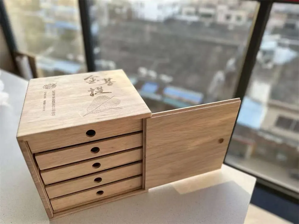 张家界回收福今普洱茶2017年生茶熟茶图3