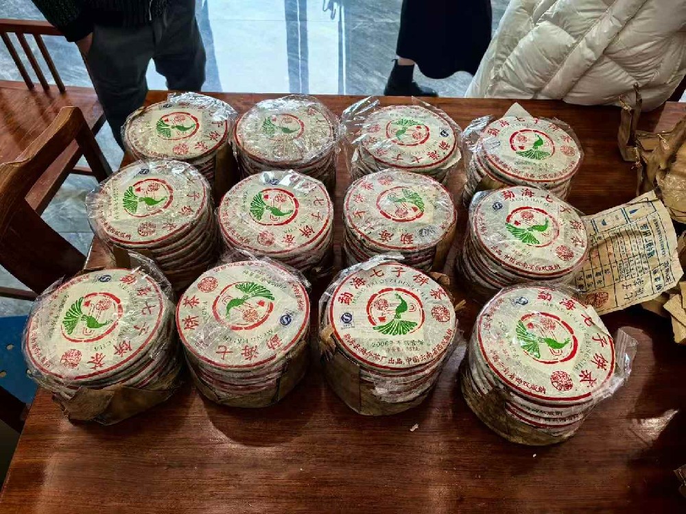 张家界普洱茶回收专业服务，全国高价上门回收，24小时联系电话